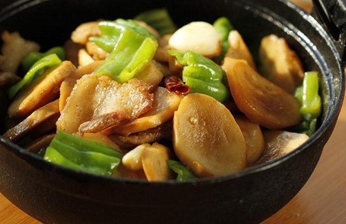 比肉好吃的素菜，干鍋杏鮑菇，健康美味的家常素菜菜譜