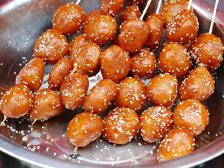 外酥里脆的糖油果子，成都的風味小吃之一，做起來如此簡單