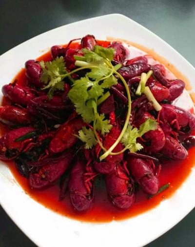 麻辣小龍蝦技術(shù)培訓哪里一對一教學？成都餐飲培訓中心